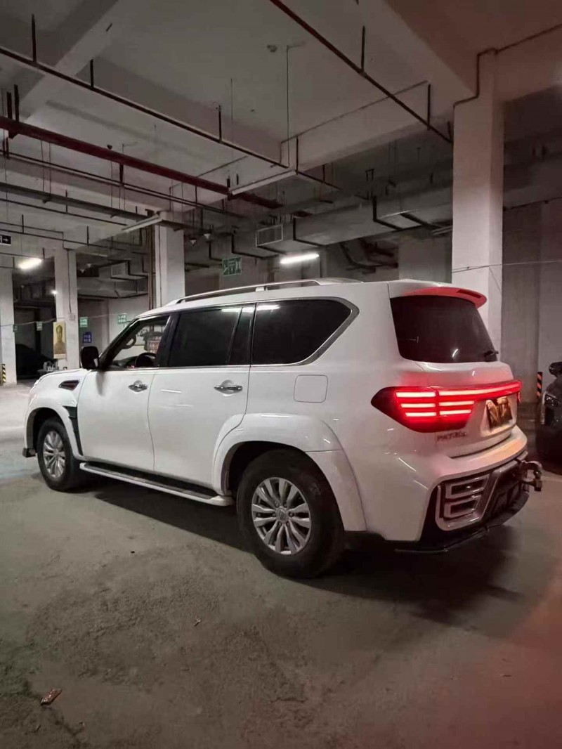 毕节18年日产途乐5