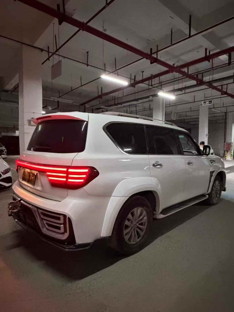 毕节18年日产途乐8