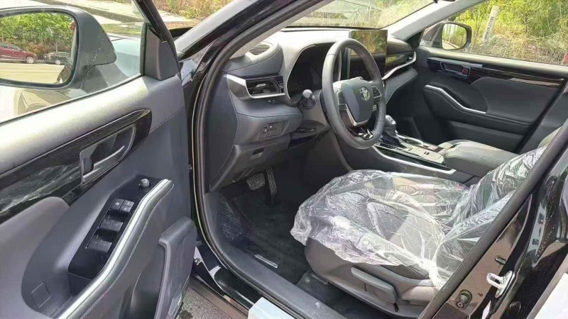 东营26年丰田汉兰达4