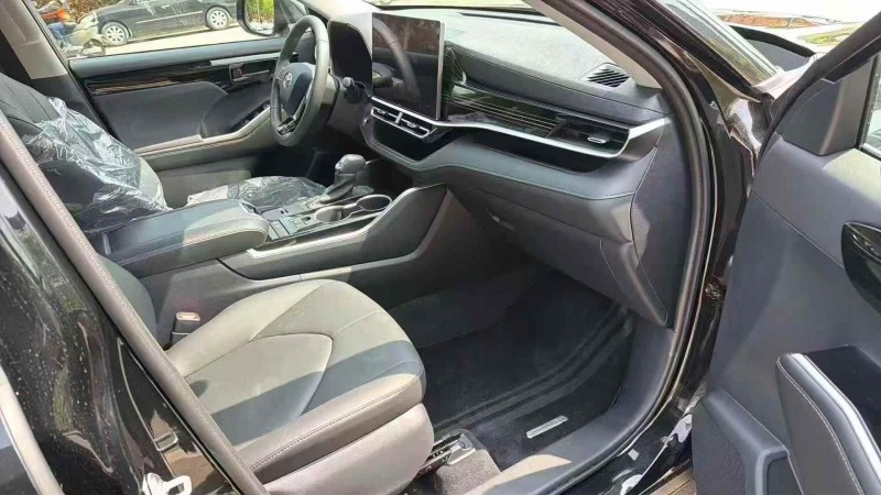 东营26年丰田汉兰达6