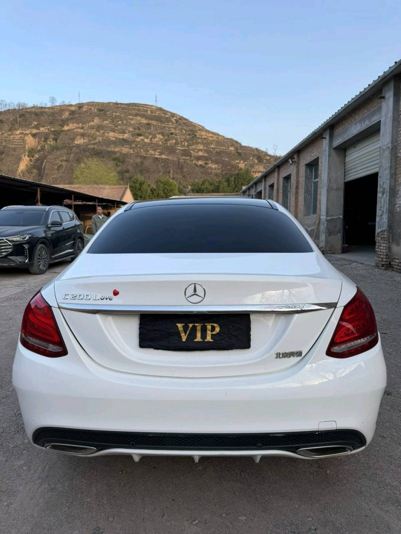 平凉18年奔驰C7