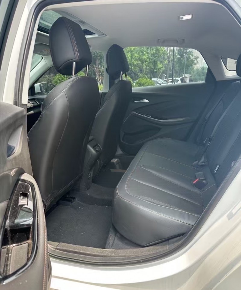 青岛23年别克威朗6