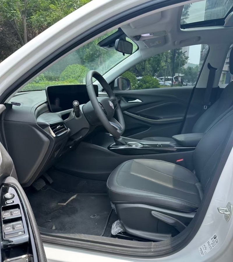 青岛23年别克威朗9