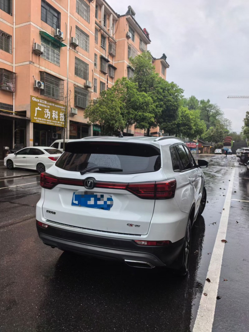 长沙25年长安汽车CS758