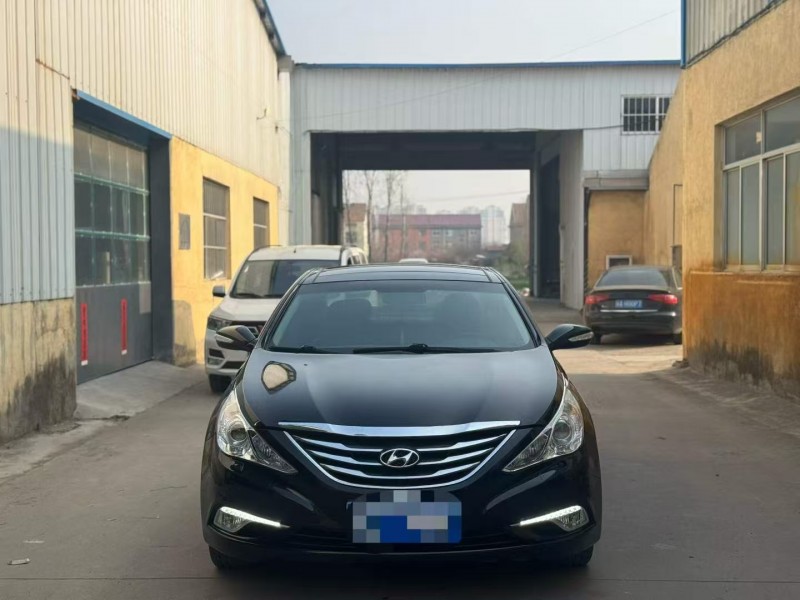 青岛15年现代索纳塔1