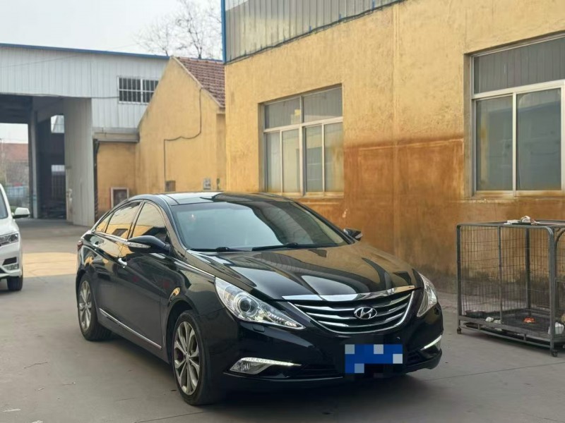 青岛15年现代索纳塔3