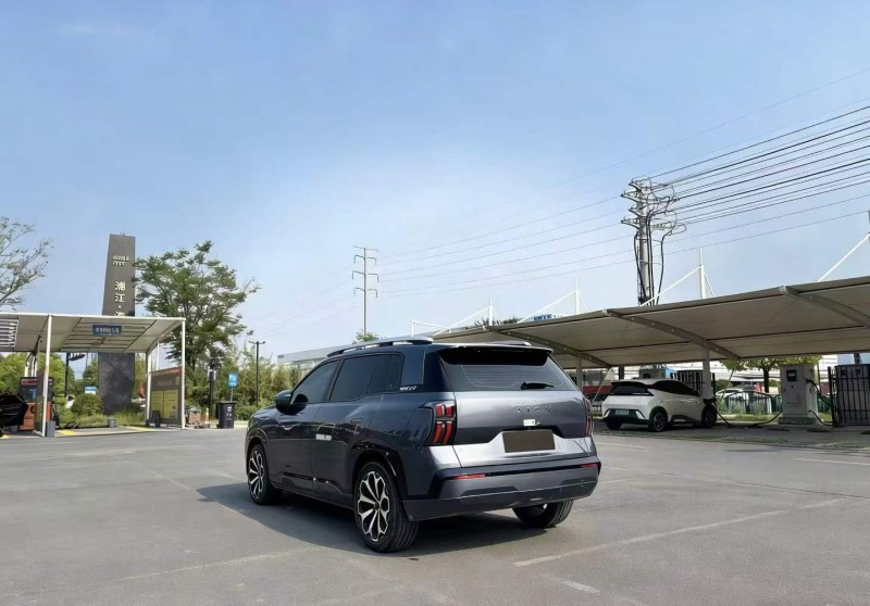 金华25年传祺埃安V3