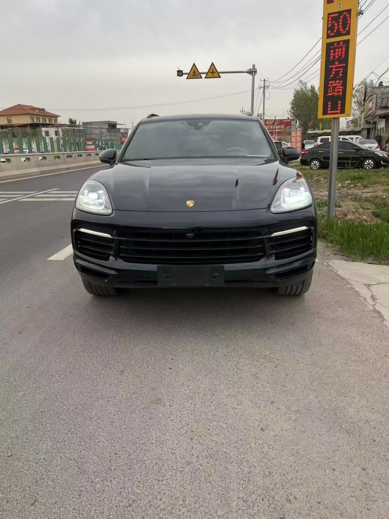 平顶山19年保时捷卡宴1