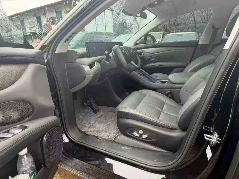 衡阳25年智己LS65