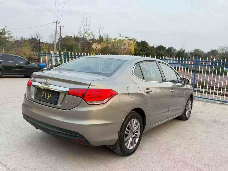 张家界15年雪铁龙C49