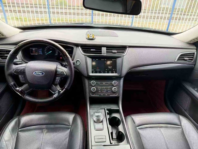 张家界17年福特野马7