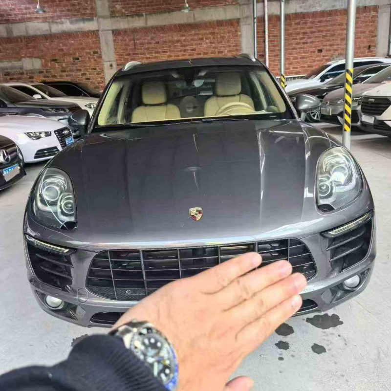 鹰潭15年保时捷Macan1
