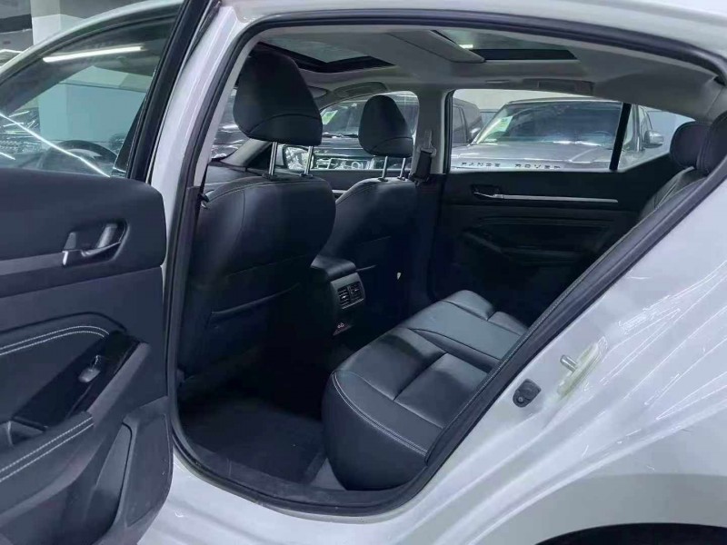 深圳22年日产天籁5