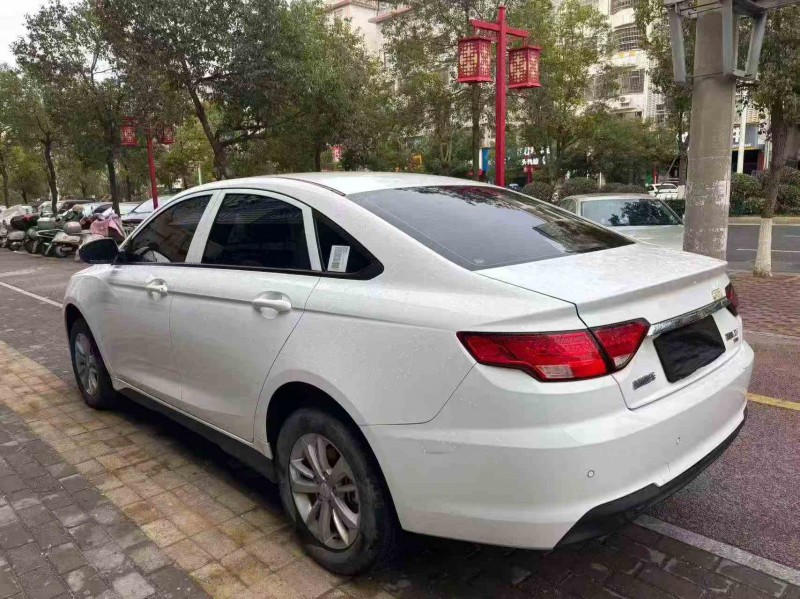 新余25年吉利帝豪7