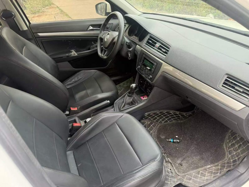 中山21年大众朗逸7