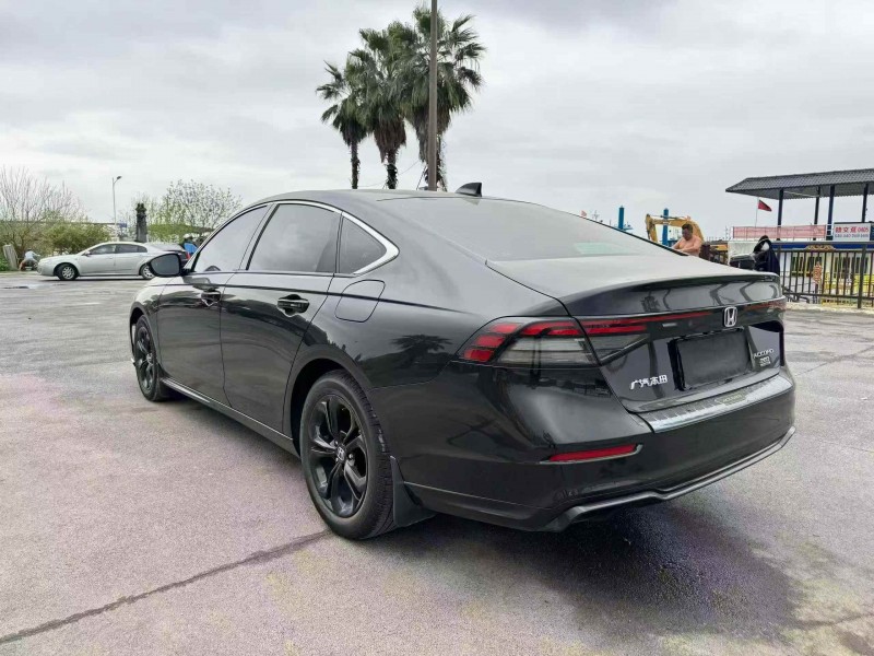 嘉兴25年本田雅阁9