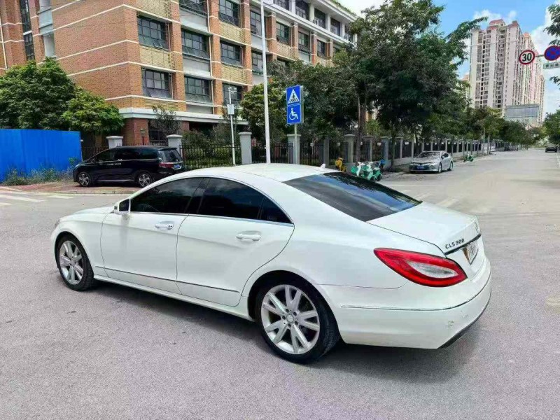 南宁13年奔驰CLS8