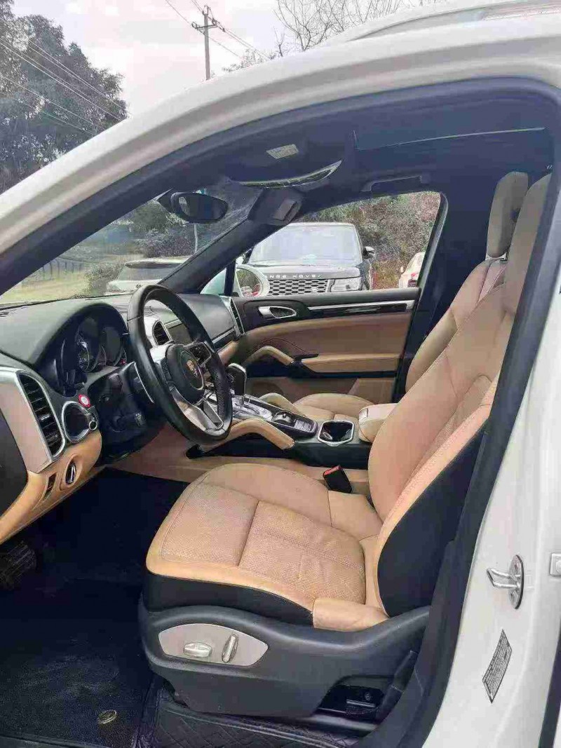 南宁16年保时捷卡宴4