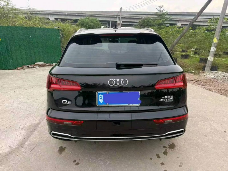 中山20年奥迪Q56