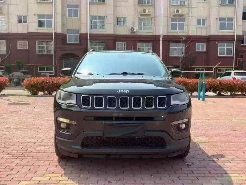 济宁19年Jeep指南者1