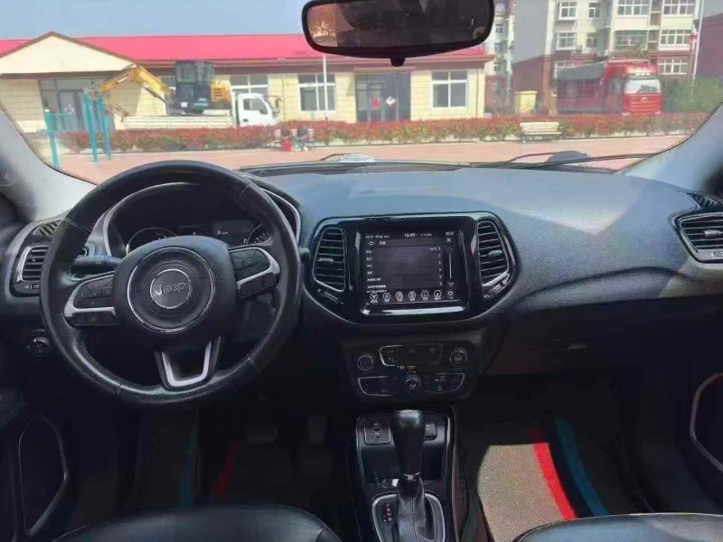 济宁19年Jeep指南者6