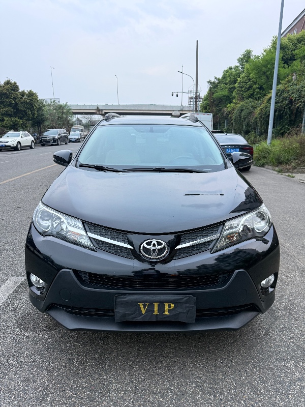 成都15年丰田RAV41