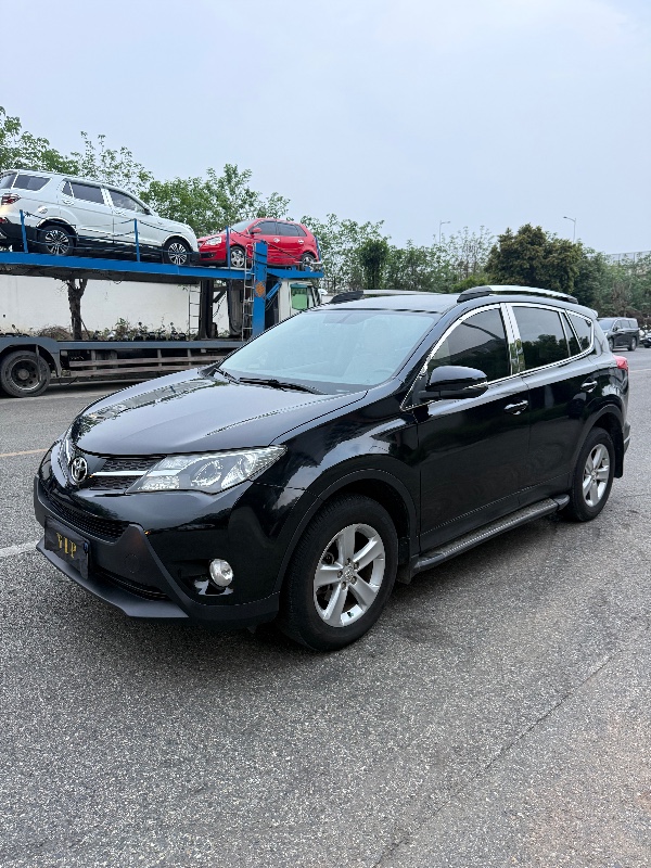 成都15年丰田RAV43