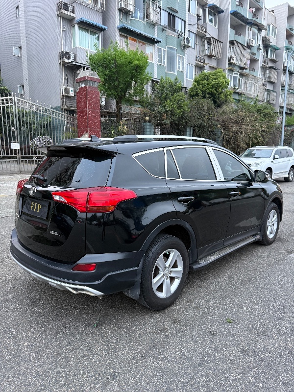 成都15年丰田RAV46