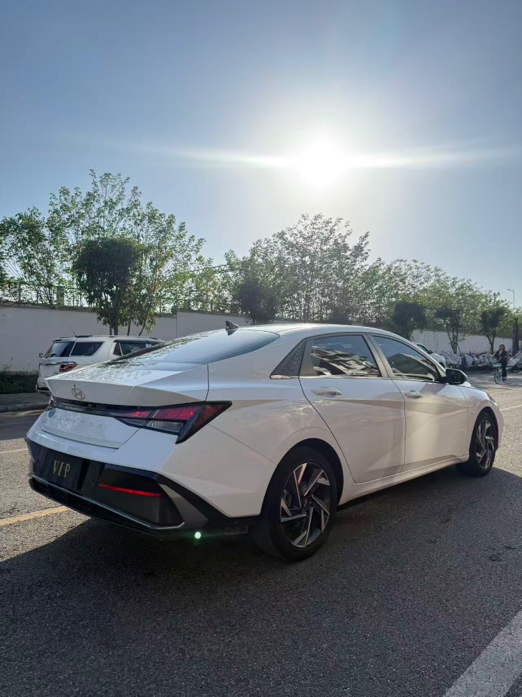 成都24年现代伊兰特6