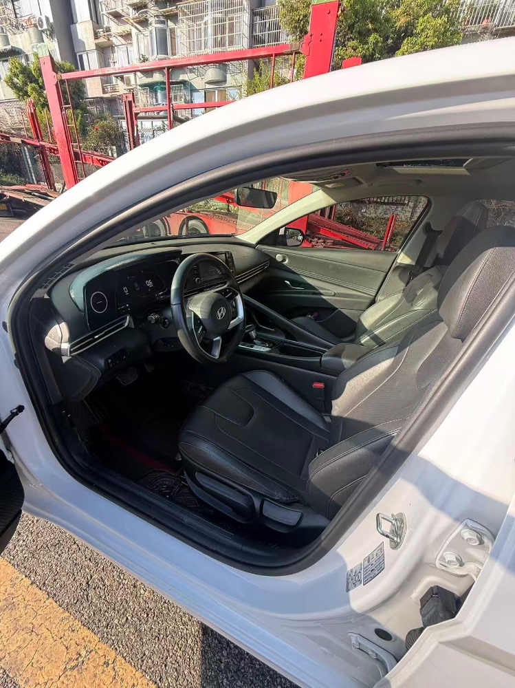 成都24年现代伊兰特7