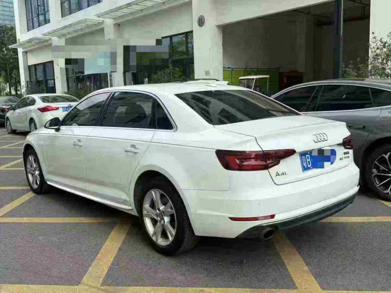 深圳18年奥迪A4L8