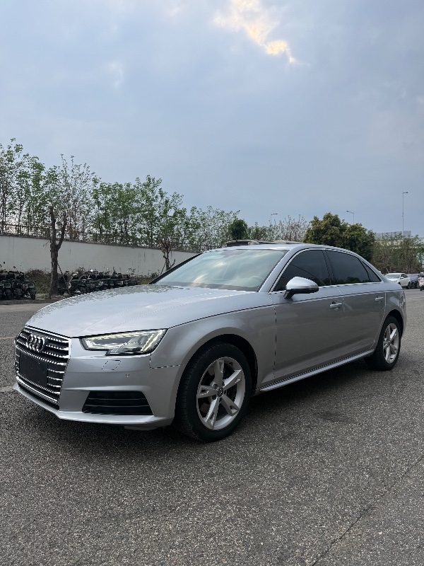 成都17年奥迪A4L3