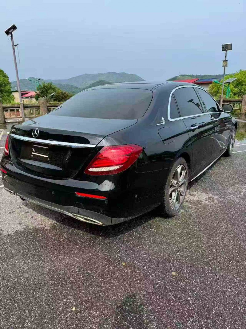 九江20年奔驰E8
