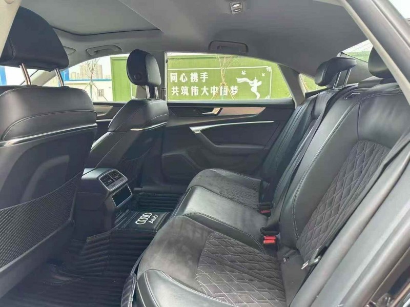 济宁24年奥迪A6L4