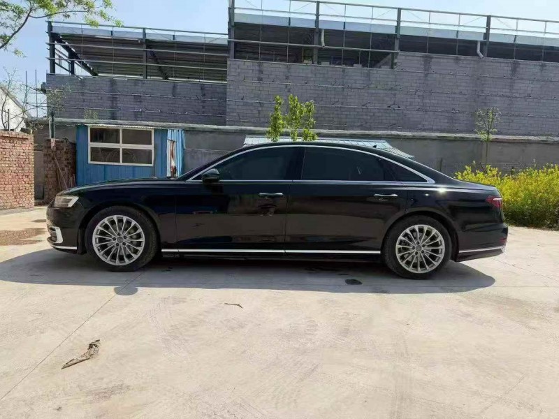 济宁19年奥迪A6L8