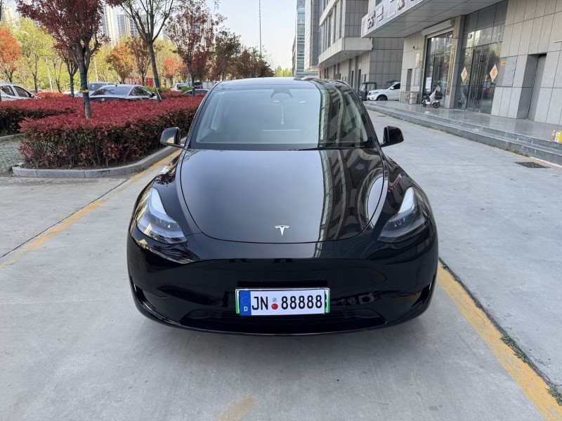 济宁23年特斯拉MODEL Y1