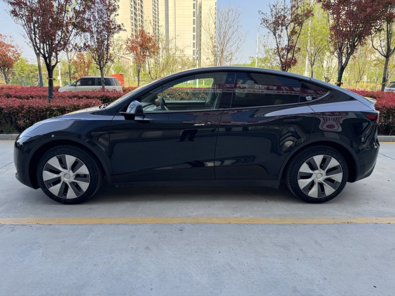 济宁23年特斯拉MODEL Y5