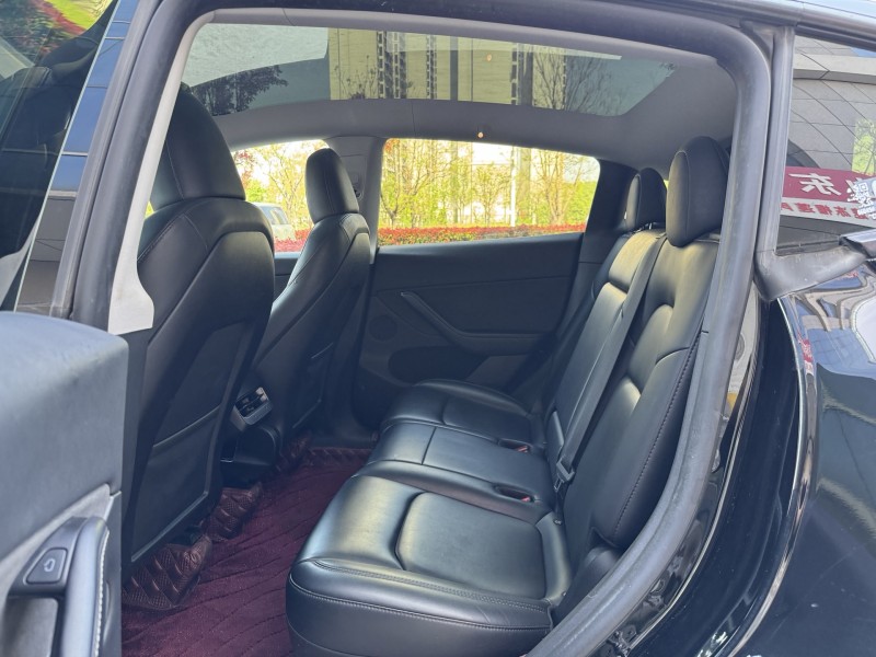 济宁23年特斯拉MODEL Y7
