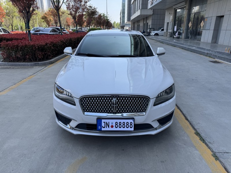 济宁18年林肯MKZ1