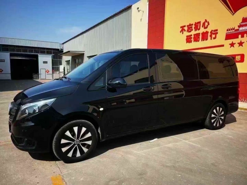 东营23年奔驰V2