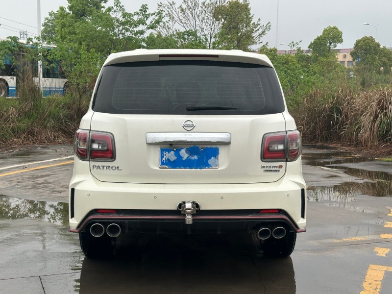 长沙19年日产途乐8