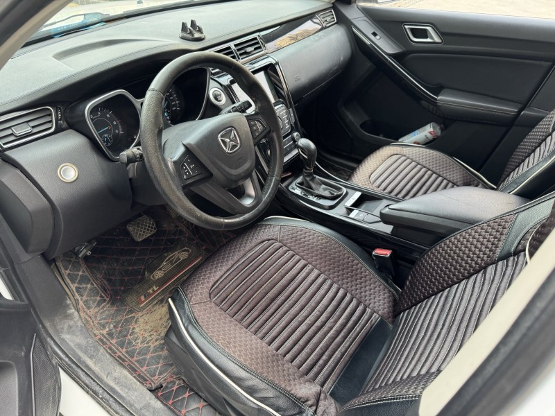 济宁17年江铃驭胜6