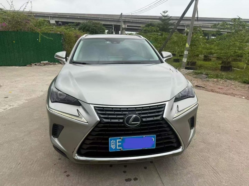 中山20年雷克萨斯NX1