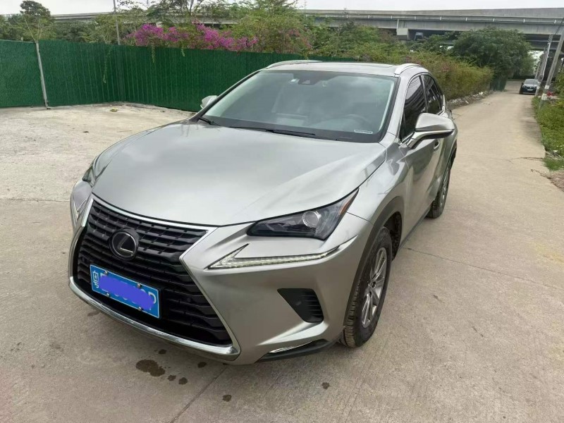 中山20年雷克萨斯NX6
