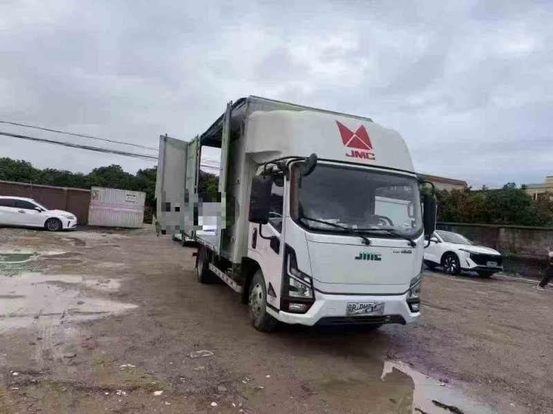 珠海24年江铃金琥EV5
