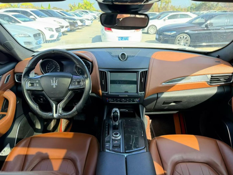 汕頭19年瑪莎拉蒂Levante7