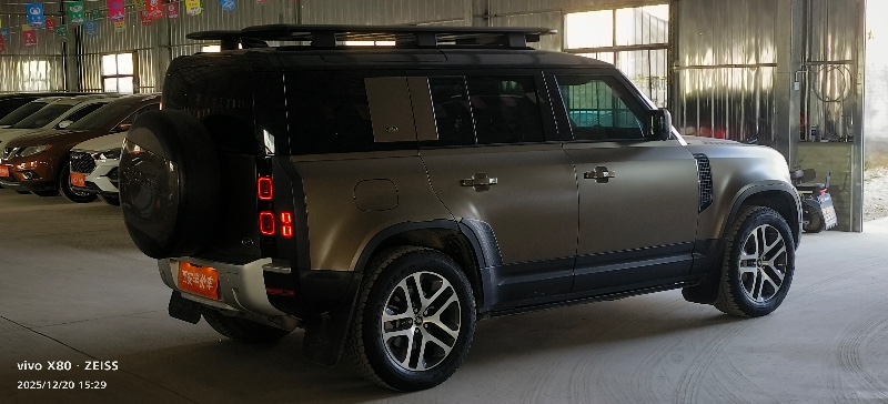 西安21年路虎卫士7