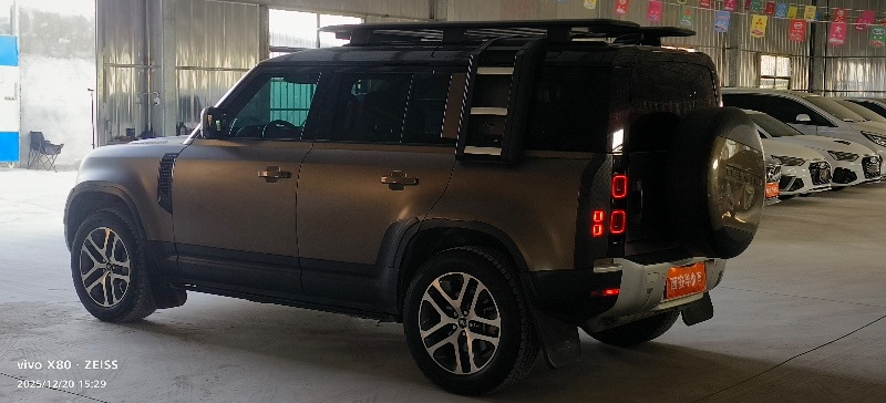 西安21年路虎卫士9