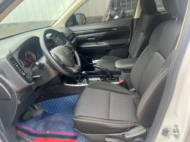 西安22年三菱欧蓝德4