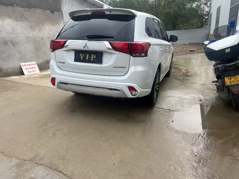 西安22年三菱欧蓝德8